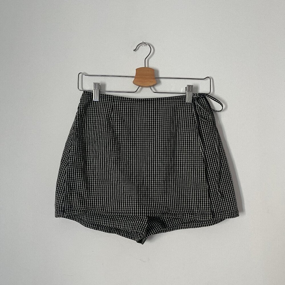 Palmetto's black and white plaid skort